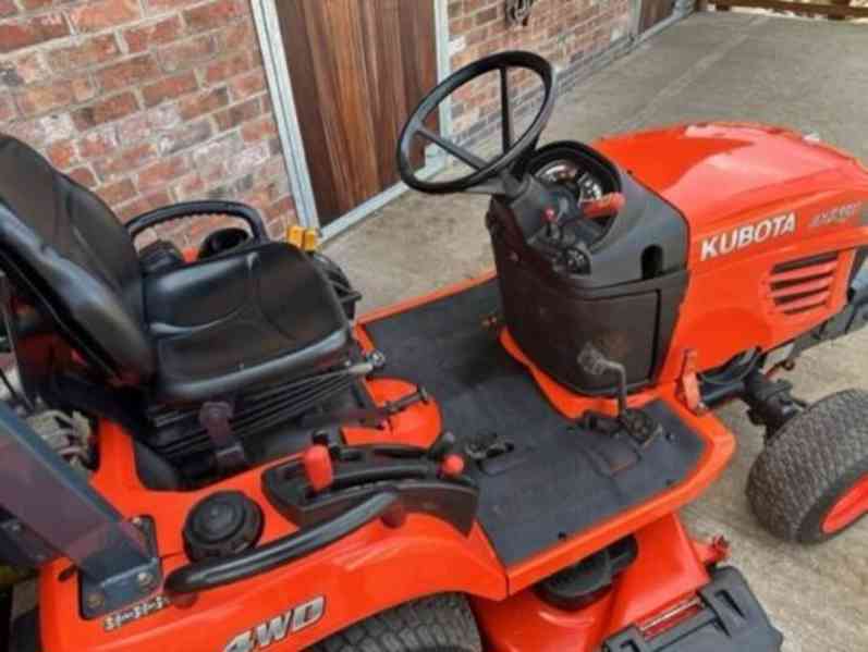 Traktor KUBOTA BX2350 - foto 4