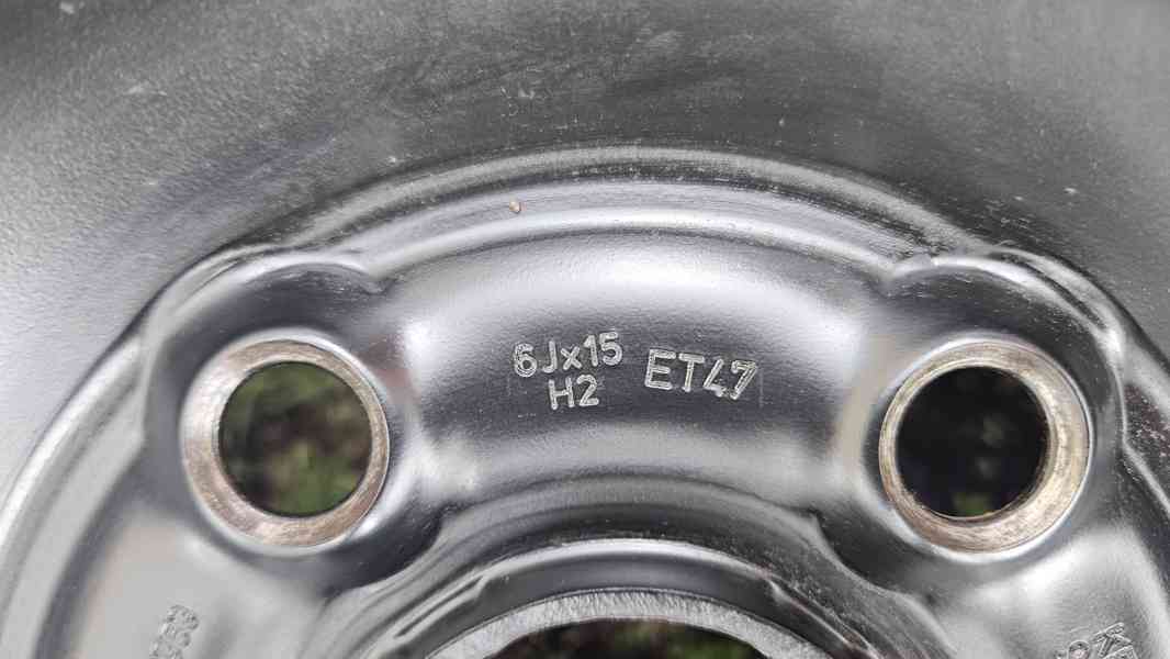 Škoda Octavia letní pneumatiky 195/65R15 disky 6Jx15 5x112 - foto 4