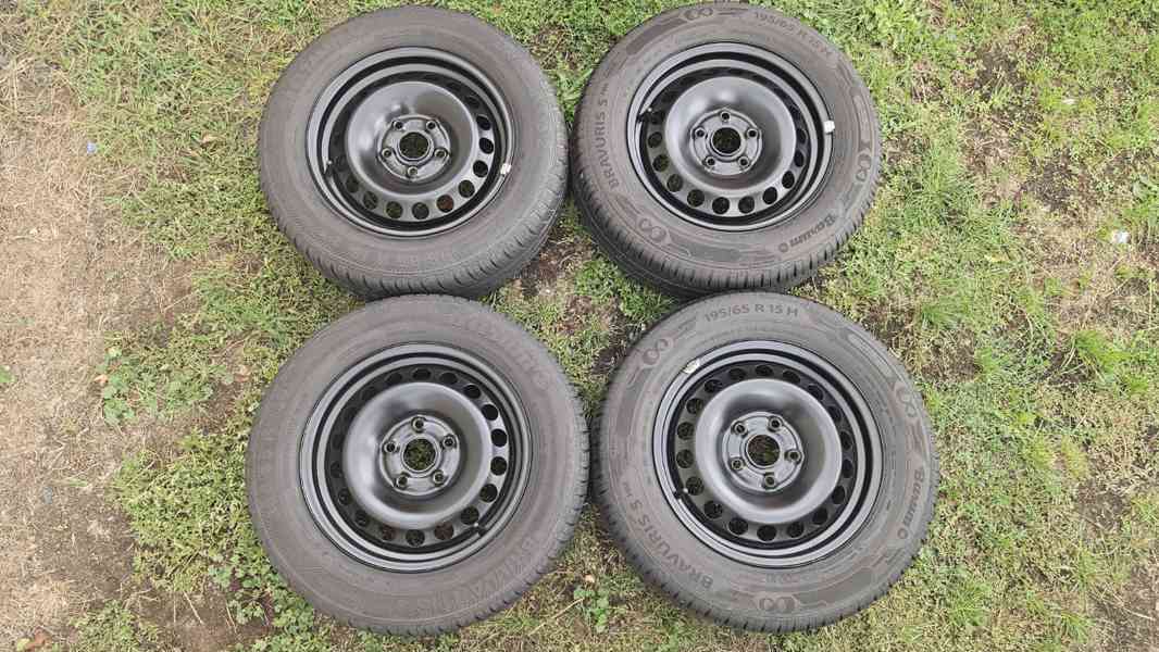 Škoda Octavia letní pneumatiky 195/65R15 disky 6Jx15 5x112 - foto 1