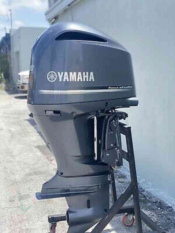 Yamaha Four Stroke 300HP Outboard Engine - foto 2