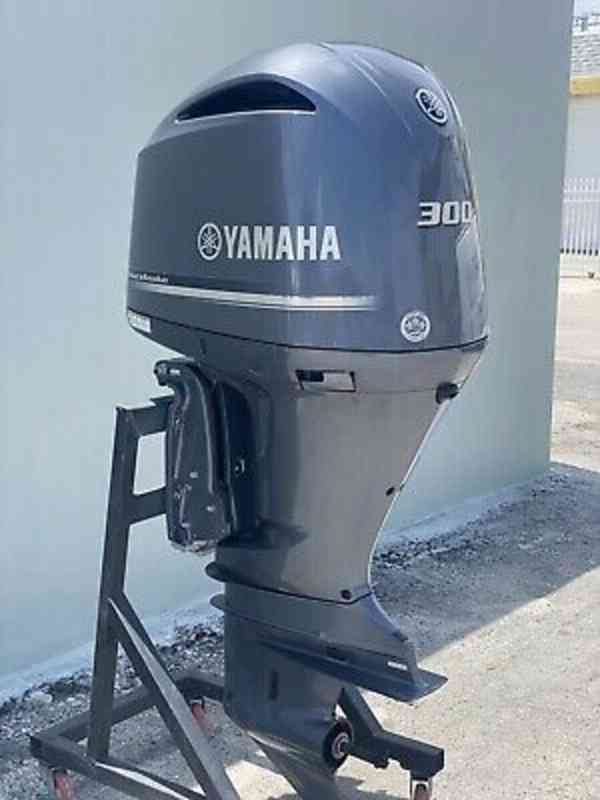 Yamaha Four Stroke 300HP Outboard Engine - foto 1