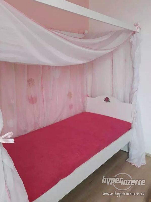 Dětská dívčí postel s nebesy - Xora XXXLutz, 200 x 90 - foto 2