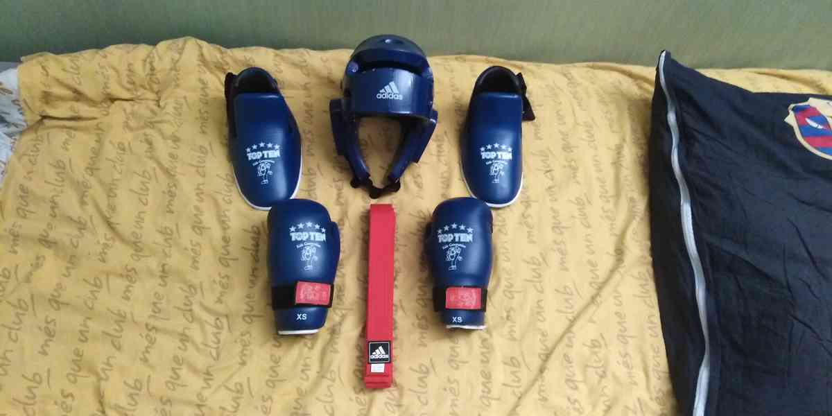 Chrániče a červený pásek na Taekwondo  - foto 4