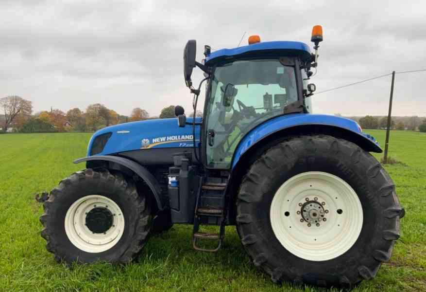 2016 New Holland T7.235 - foto 2