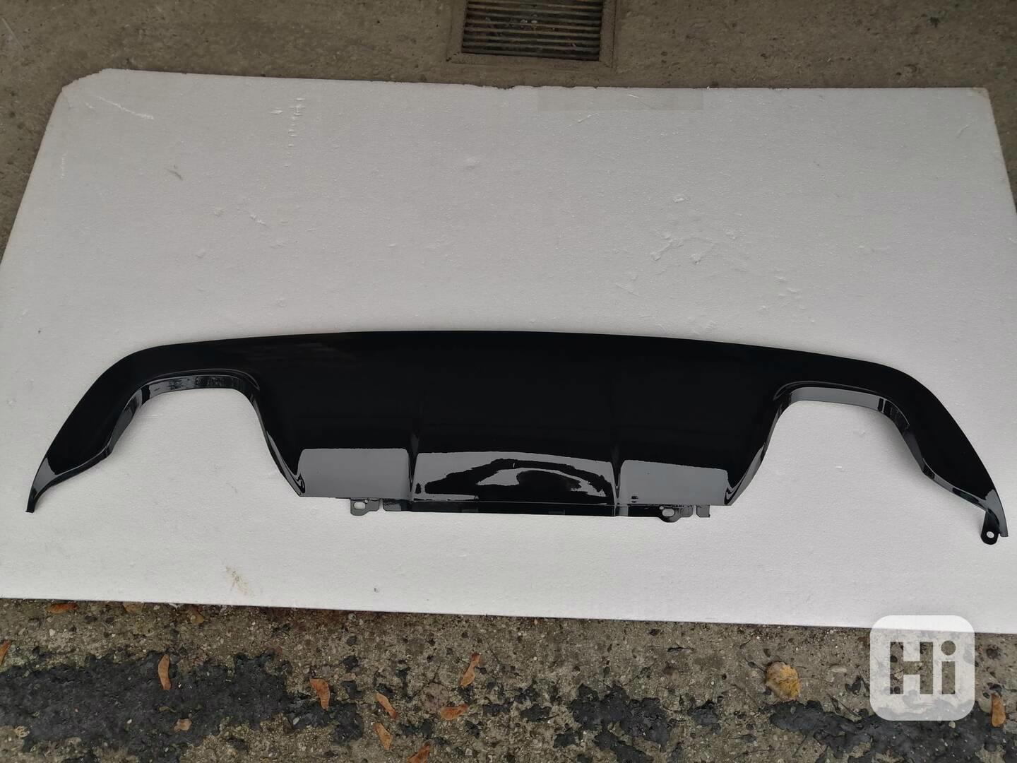 BMW E60/ - zadní difuzor pro M-Paket nárazník. Černý/Lesklý. - foto 1