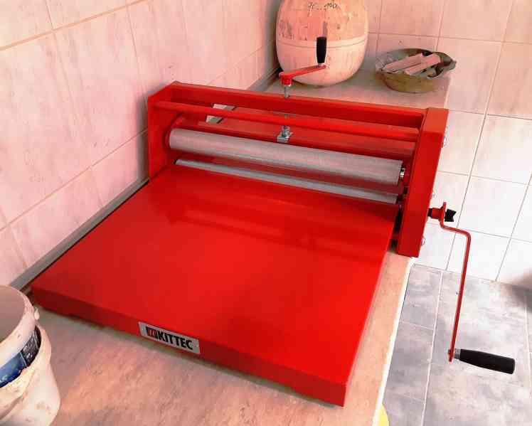 STOLNÍ VÁLCOVAČKA NA HLÍNU - VÁLCOVACÍ STOLICE - foto 2