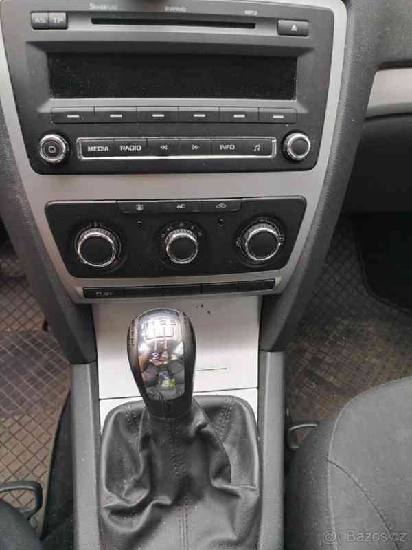 Škoda Octavia 1,6 - foto 7