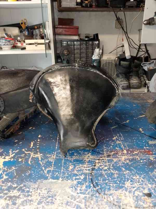 Sedla z historických motocyklů  - foto 3