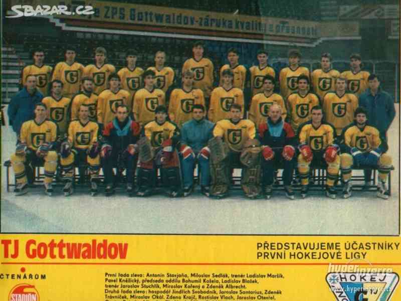 TJ Gottwaldov - hokej - čtenářům do alba 1989 - foto 1