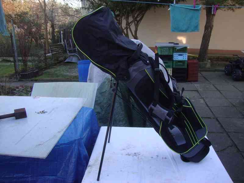 Dětský golfový set pěkný stav bag + 4x hůl číslo 2. - foto 6