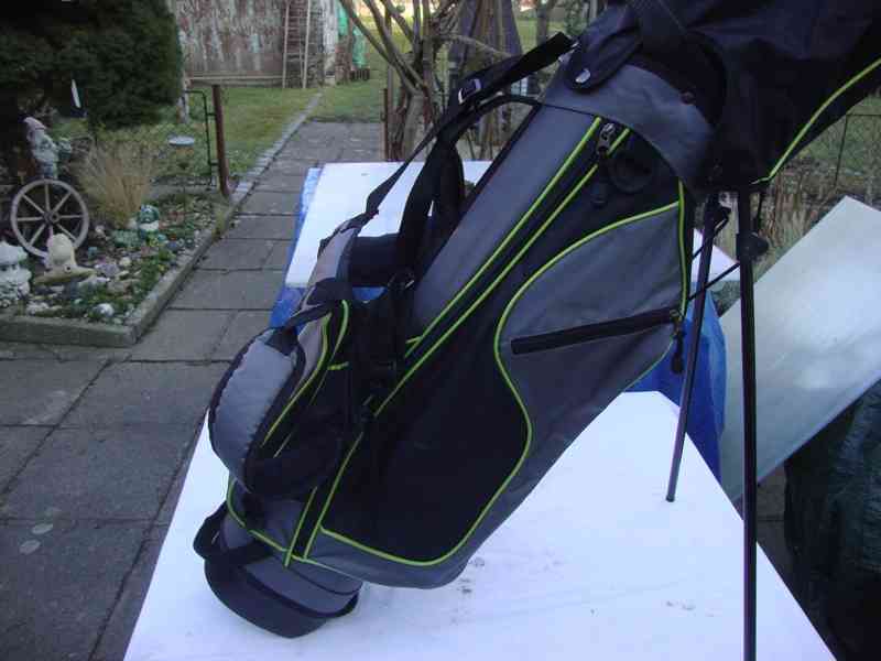 Dětský golfový set pěkný stav bag + 4x hůl číslo 2. - foto 2