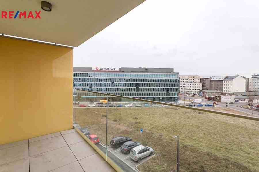 Pronájem bytu 2+kk v Rezidenci Nová Karolina - foto 9