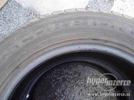 Prodám 2x letní pneu Pirelli Scorpion 235/55/17 - foto 1
