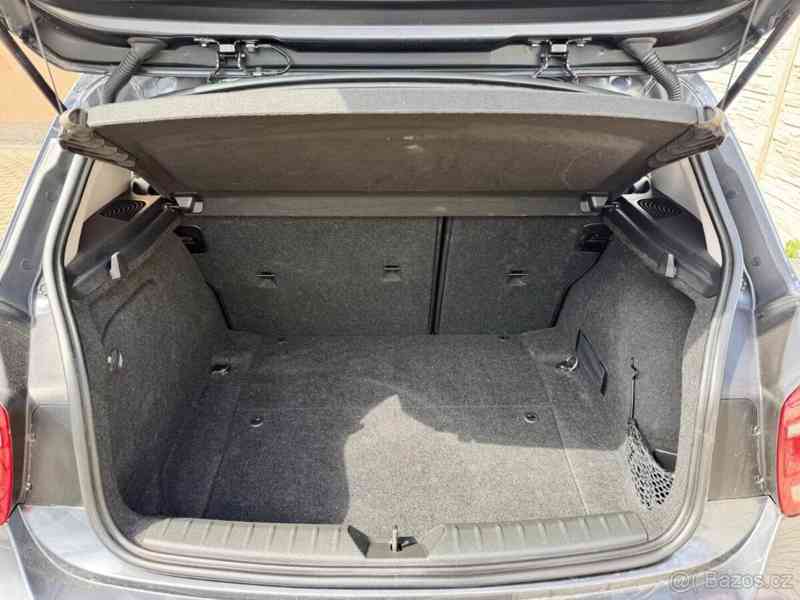 BMW Řada 1 2,0   120D - foto 9