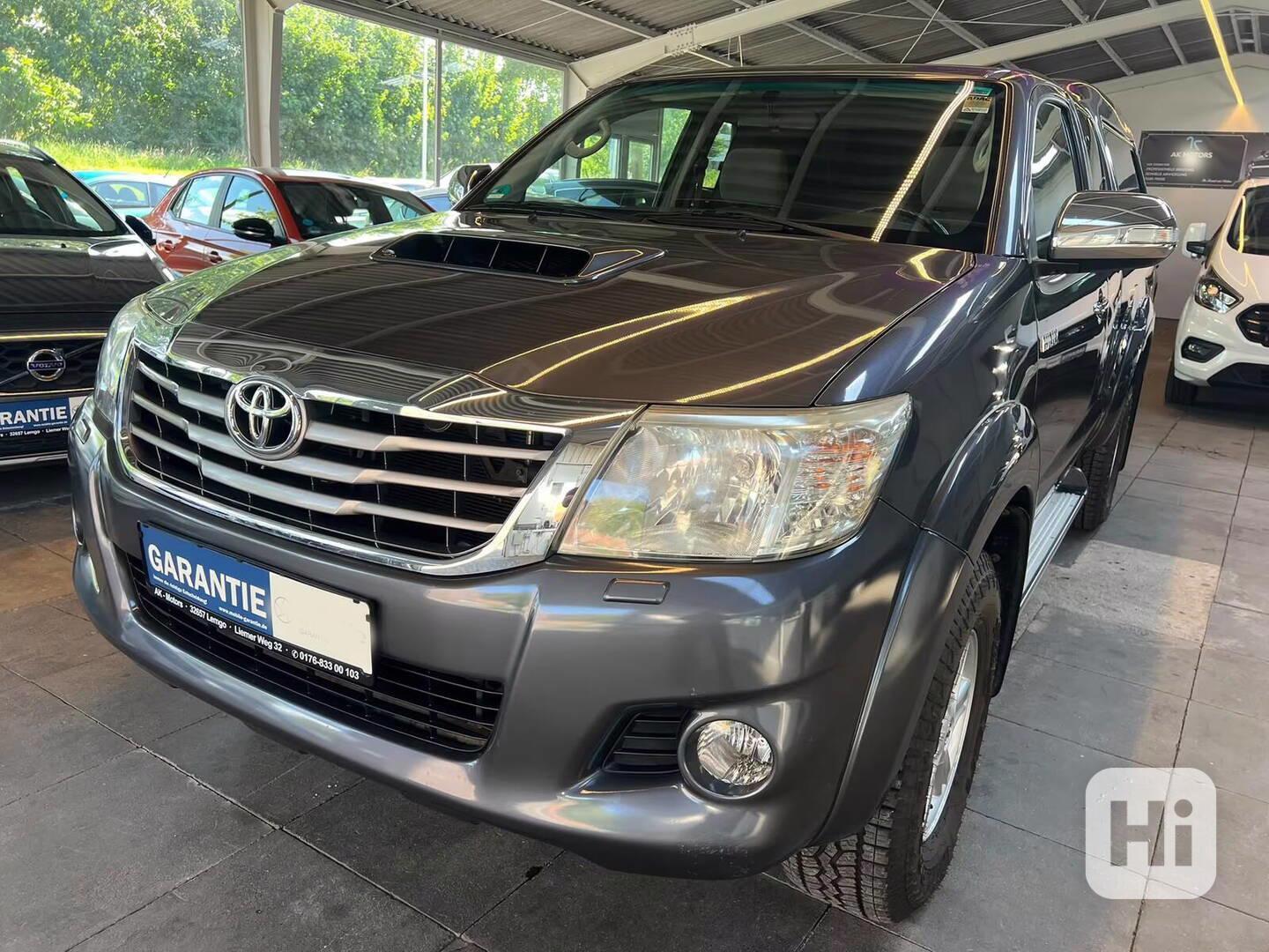 Toyota Hilux 2,5 D4D Life 4x4 106kw - foto 1