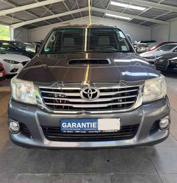 Toyota Hilux 2,5 D4D Life 4x4 106kw - foto 8