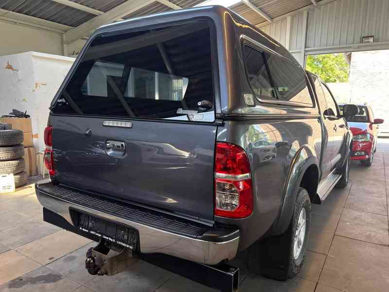 Toyota Hilux 2,5 D4D Life 4x4 106kw - foto 15