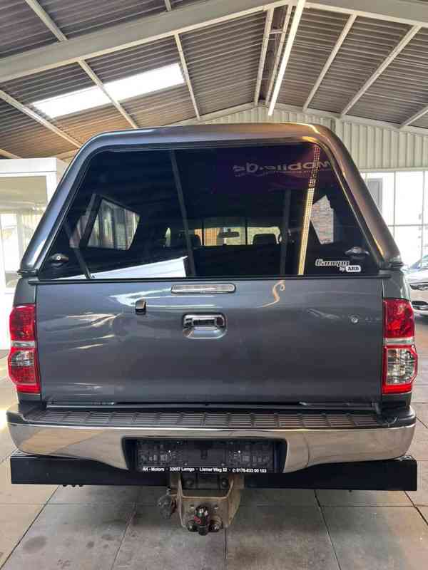 Toyota Hilux 2,5 D4D Life 4x4 106kw - foto 14
