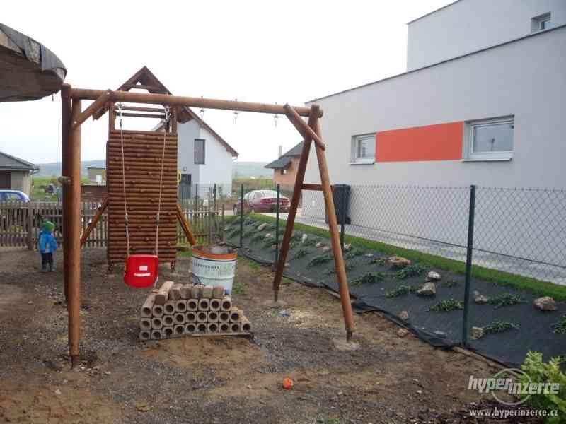 Nová dětská hřiště dle bezpeč. norem - foto 5