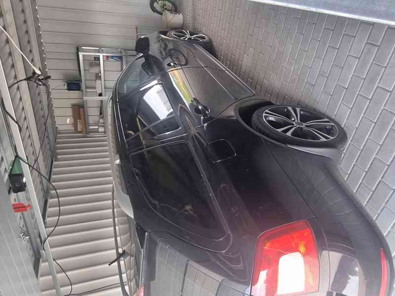 Škoda Octavia II 1.9TSI 118kW - foto 2