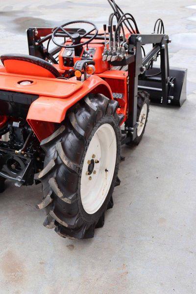 Traktor Kubota B1702 - foto 4