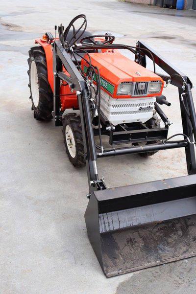 Traktor Kubota B1702 - foto 5