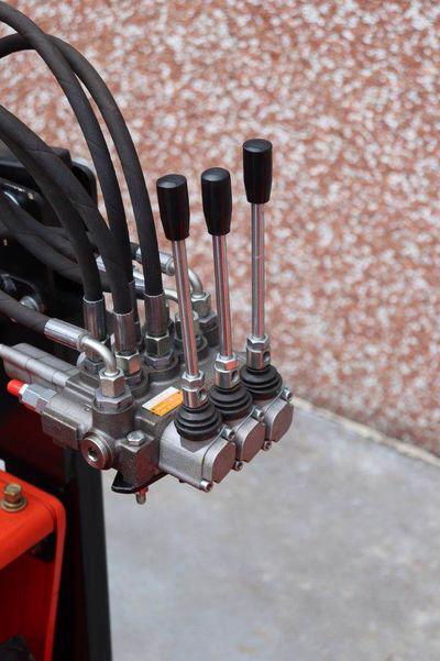 Traktor Kubota B1702 - foto 15