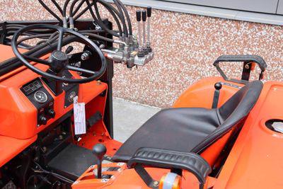 Traktor Kubota B1702 - foto 7