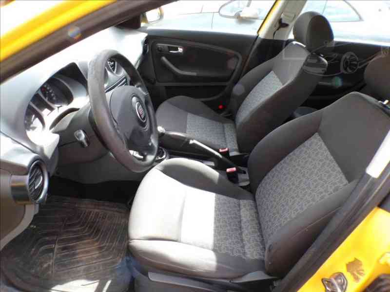 Seat Ibiza 1,2 12V - foto 7
