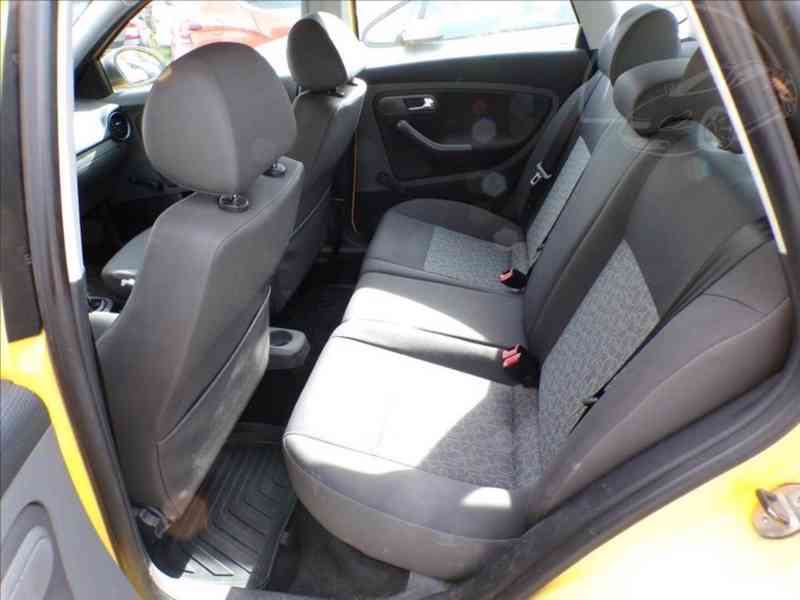 Seat Ibiza 1,2 12V - foto 8