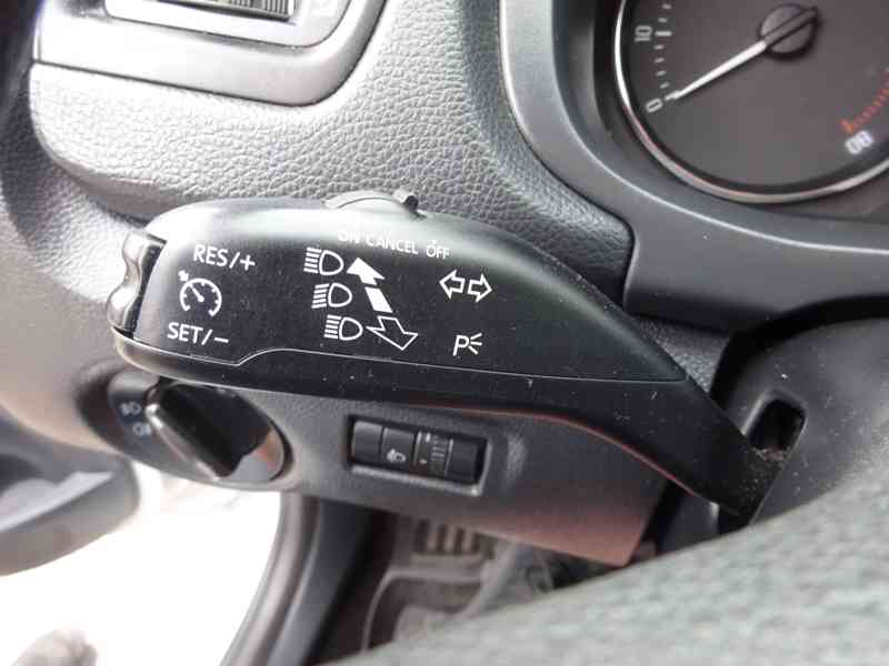 Škoda Fabia 1.2 TSI Combi r.v.2013 AUTOMAT serviska - foto 11