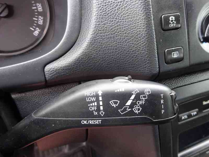 Škoda Fabia 1.2 TSI Combi r.v.2013 AUTOMAT serviska - foto 12