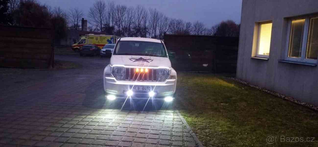 Jeep Cherokee 2,8   KK - foto 14