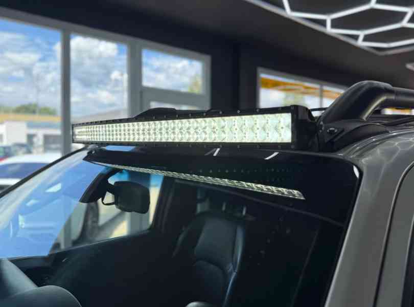 Nissan Navara 2,5DCi Double Cab LE 140kw - foto 6