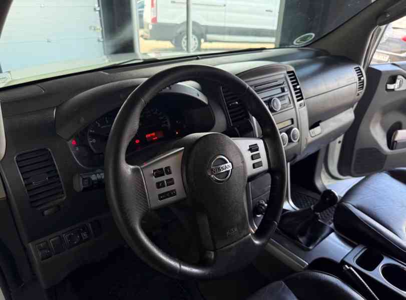 Nissan Navara 2,5DCi Double Cab LE 140kw - foto 12
