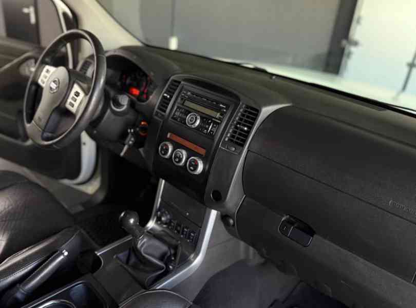 Nissan Navara 2,5DCi Double Cab LE 140kw - foto 8