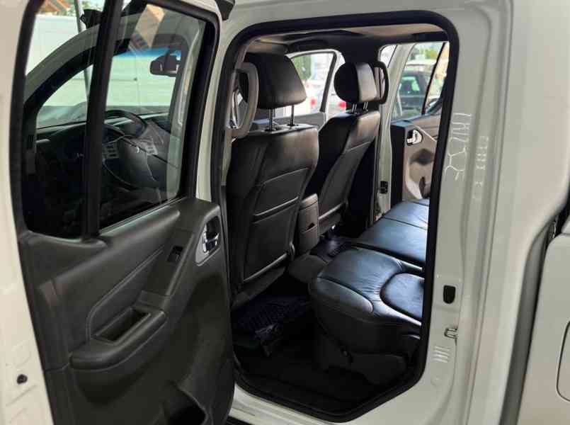 Nissan Navara 2,5DCi Double Cab LE 140kw - foto 10