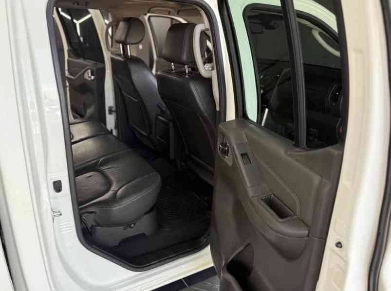 Nissan Navara 2,5DCi Double Cab LE 140kw - foto 9