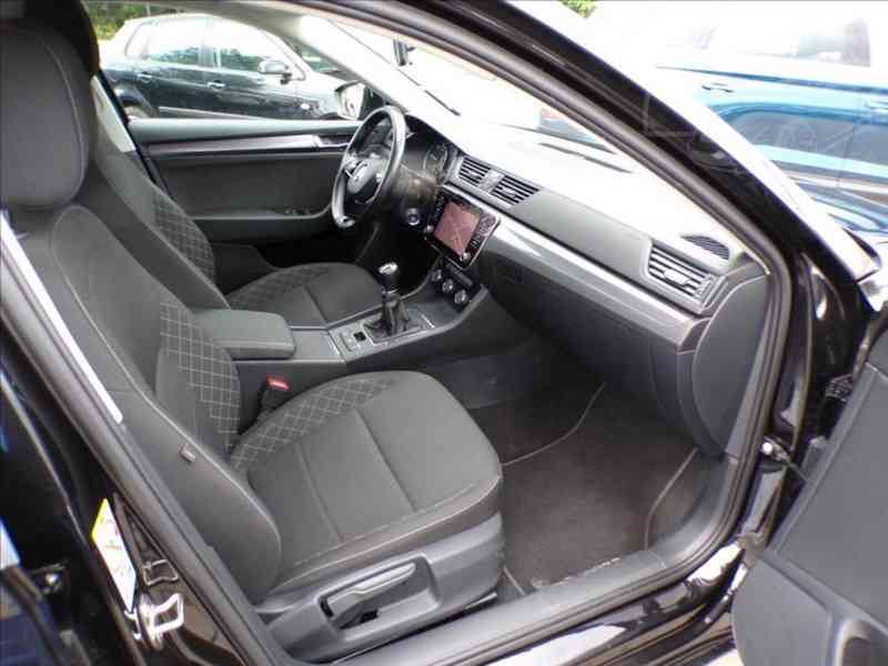 Škoda Superb 2,0 TDI NAVIGACE - foto 12