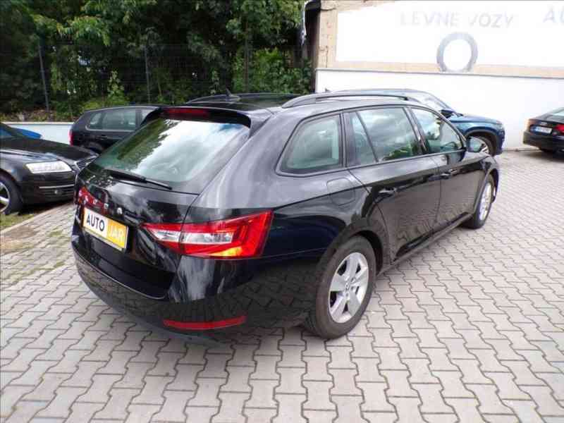 Škoda Superb 2,0 TDI NAVIGACE - foto 4