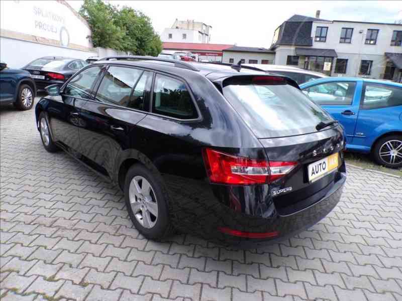 Škoda Superb 2,0 TDI NAVIGACE - foto 3