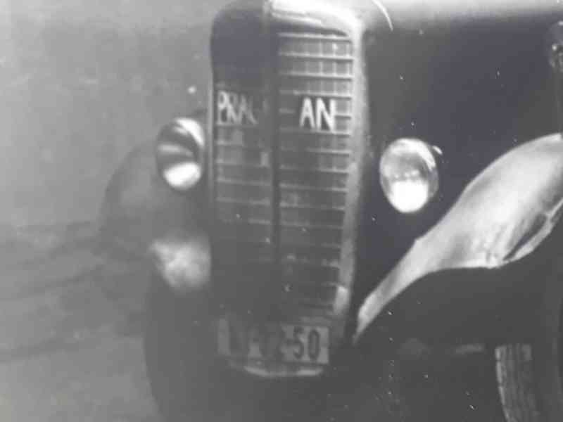  Praga AN - autobus s plachtou - stará čb fotografie  - foto 3