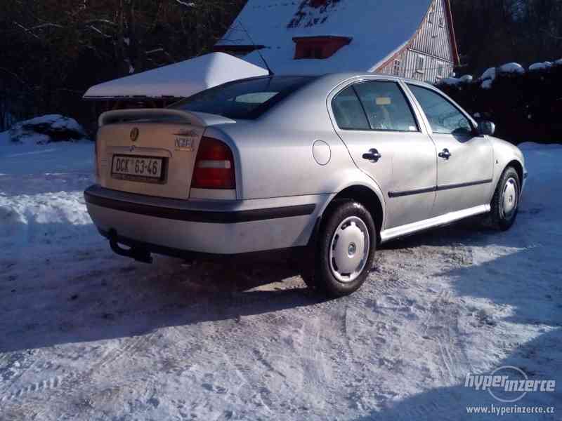 Skoda Octavia 1,6 GLXi - foto 2