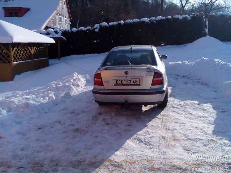Skoda Octavia 1,6 GLXi - foto 7