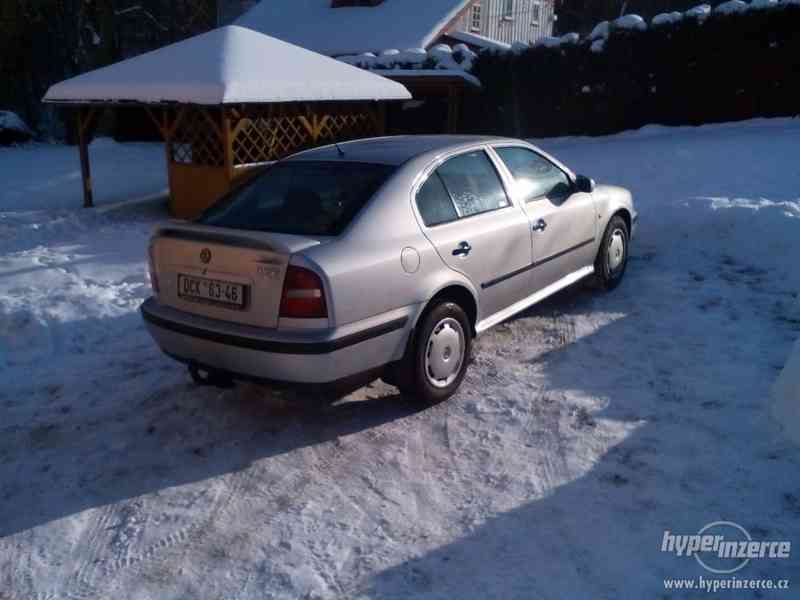 Skoda Octavia 1,6 GLXi - foto 8