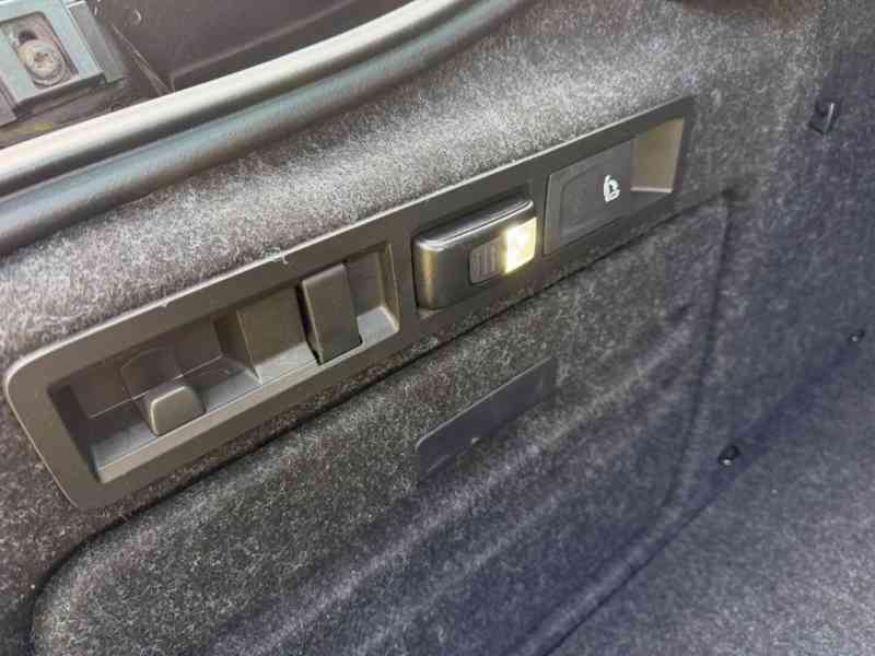 Škoda Superb, 2.0 TDI - Paket Style Plus - foto 10