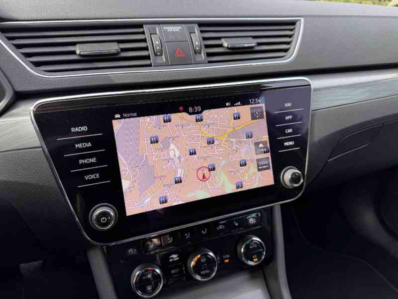 Škoda Superb, 2.0 TDI - Paket Style Plus - foto 23