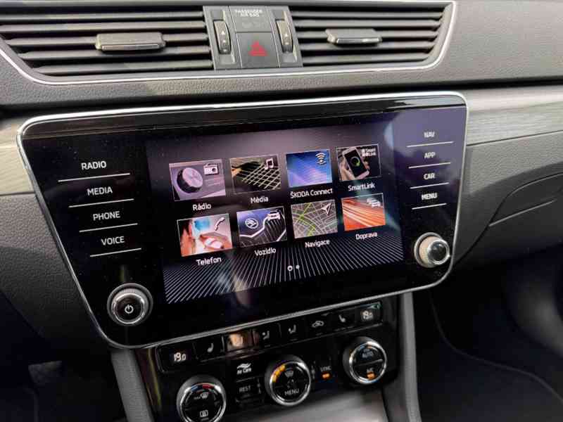 Škoda Superb, 2.0 TDI - Paket Style Plus - foto 24