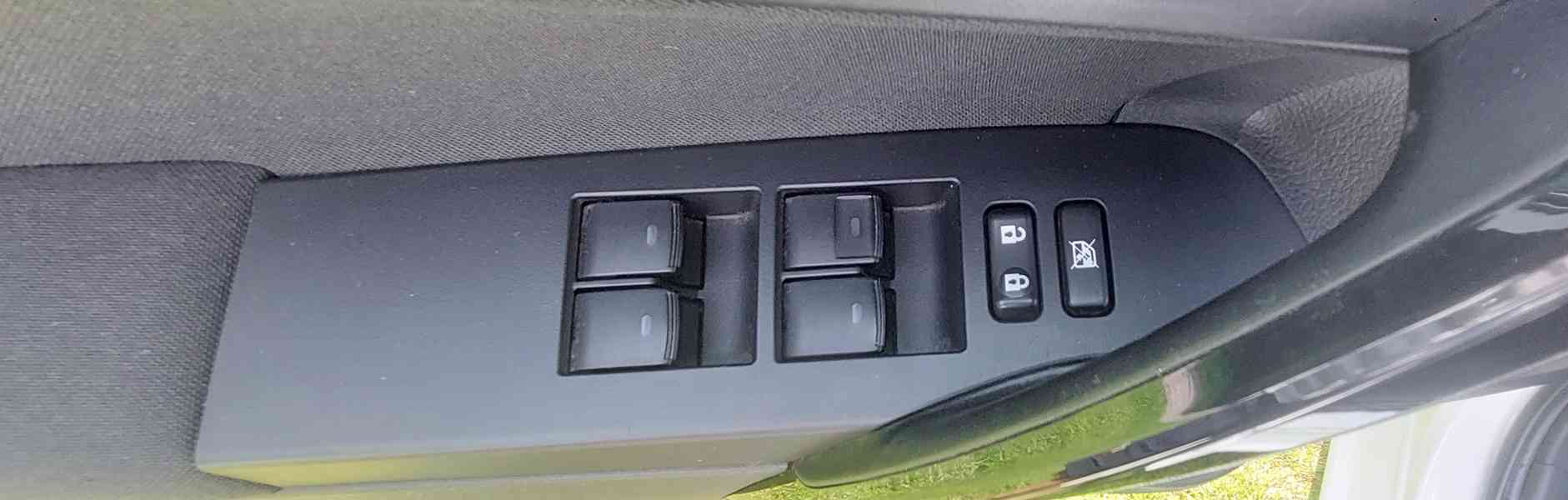 Prodám Toyota Auris kombi - foto 9