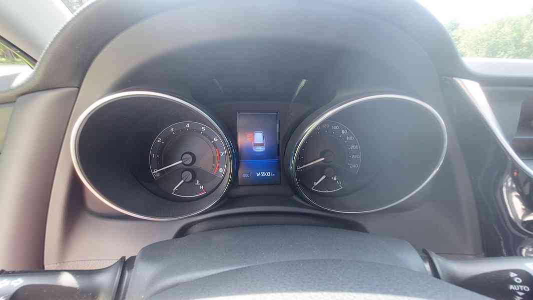 Prodám Toyota Auris kombi - foto 8